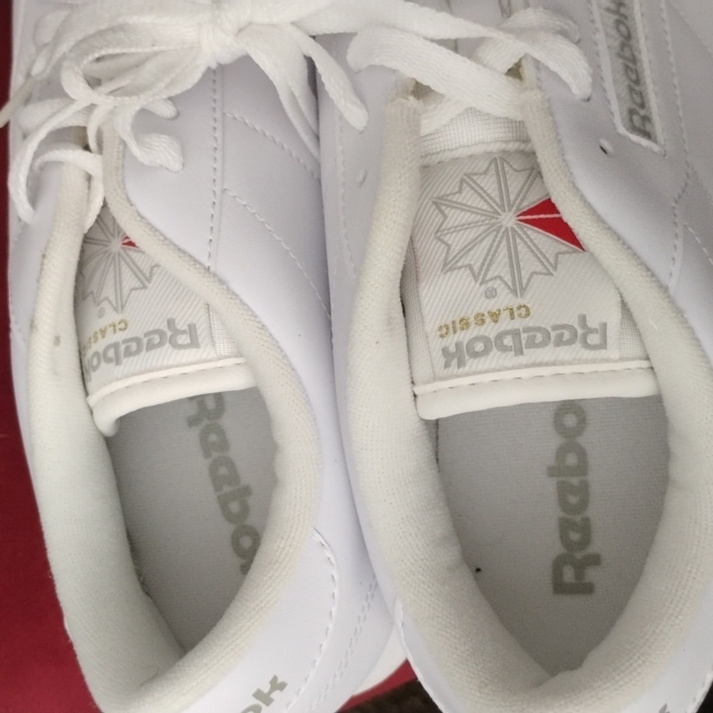 Throwback Reebok - Picture 4 of 5